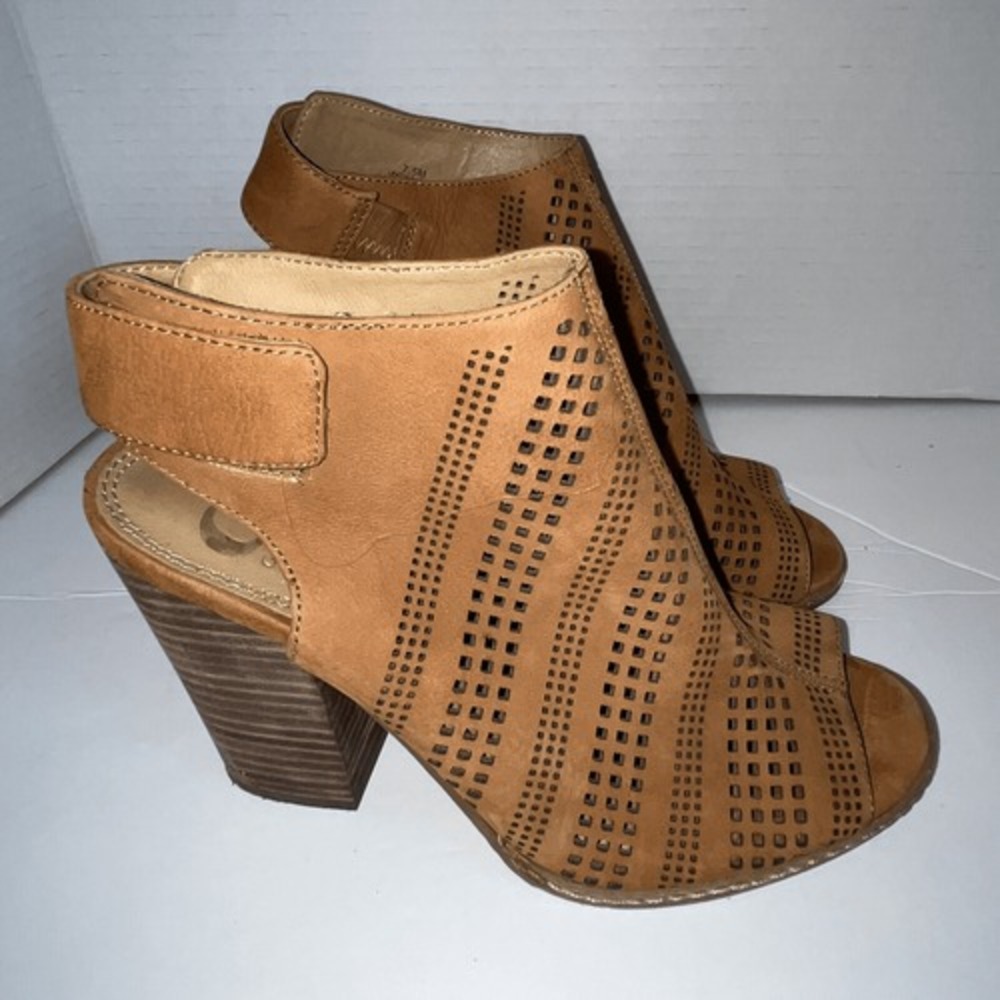 Gianni Bini GB Chunky Heels Women's Sz 7.5 Open Toe Ankle Stacked Pumps Sandals